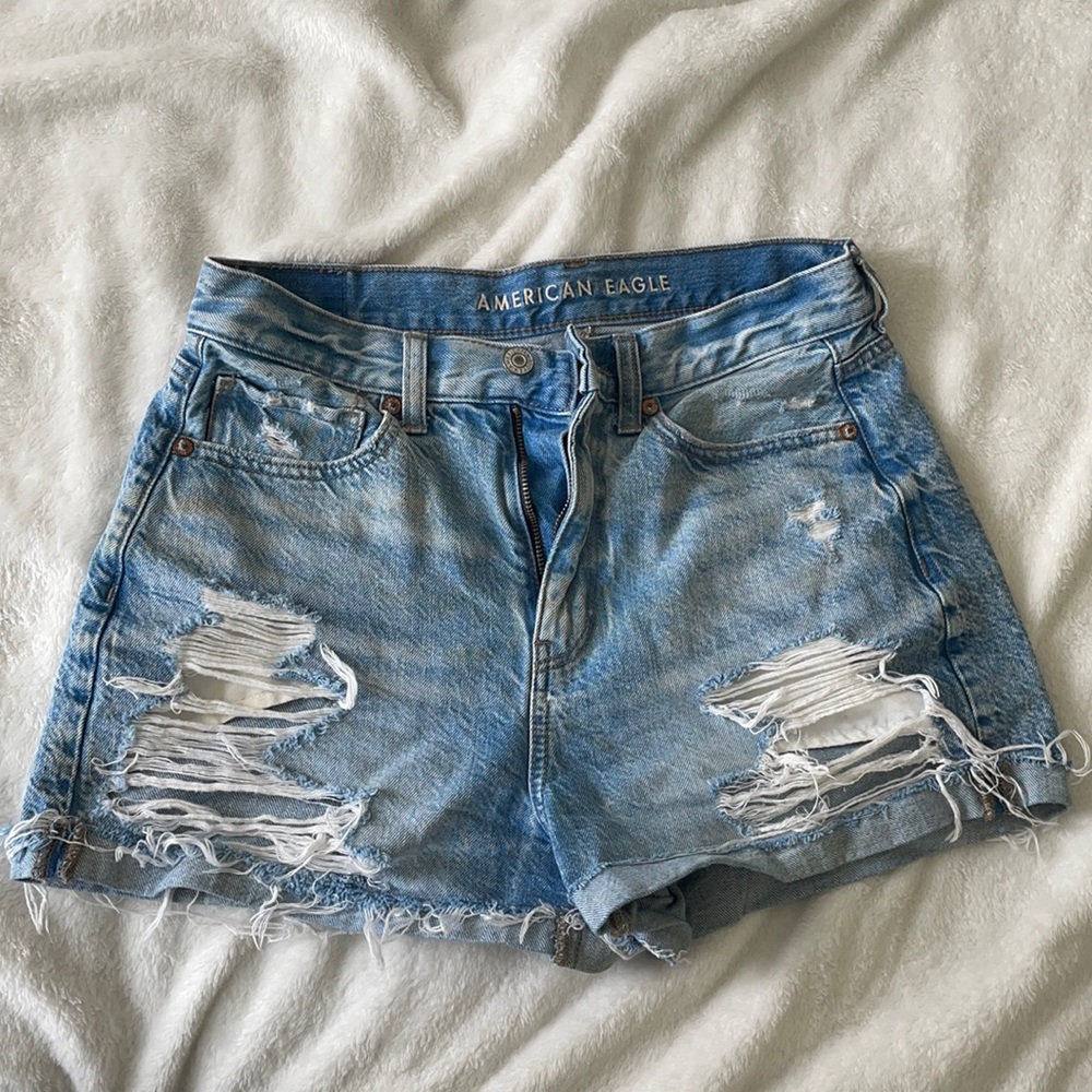 AE mom shorts